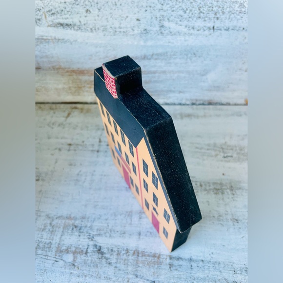 *Town House Blocks Primitive Shelf Sitter - Picture 9 of 12